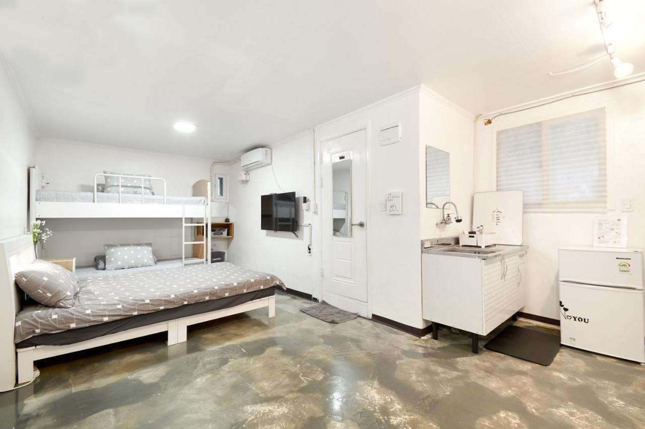 Jun Guesthouse
